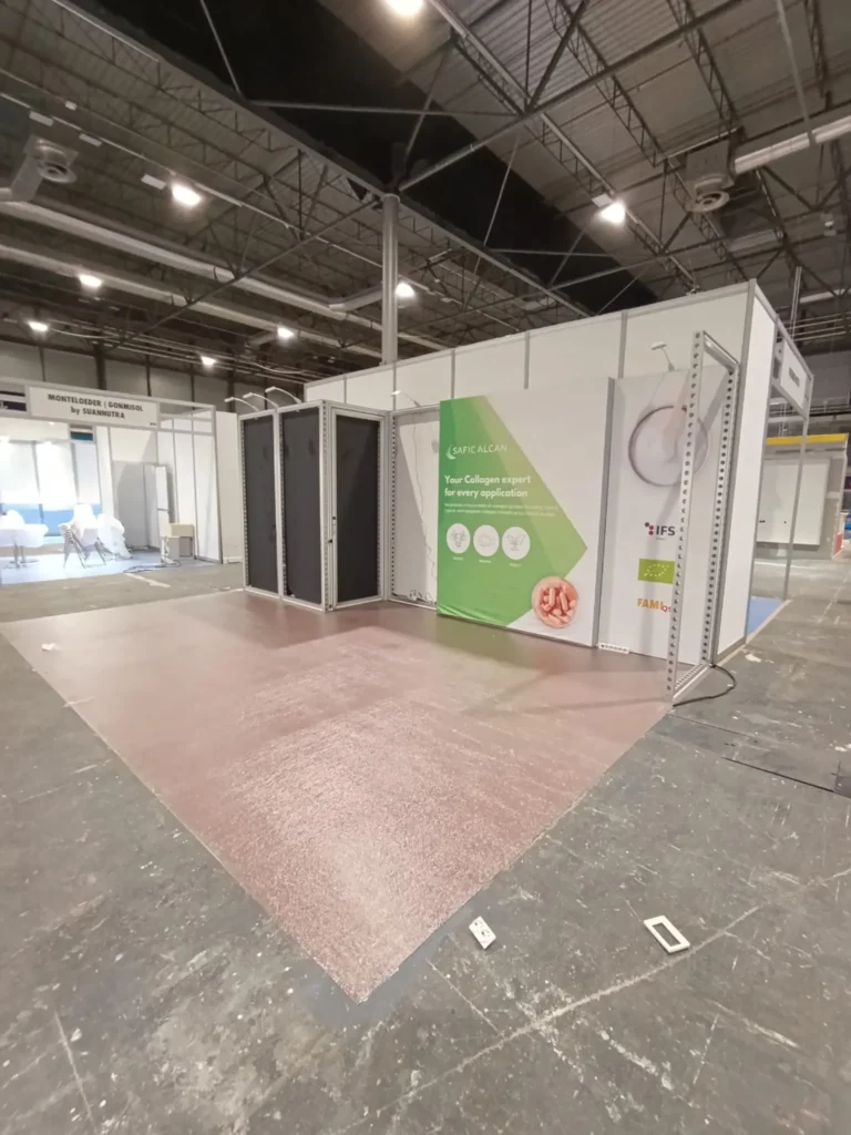 Stand de Feria safic alcan montaje 05